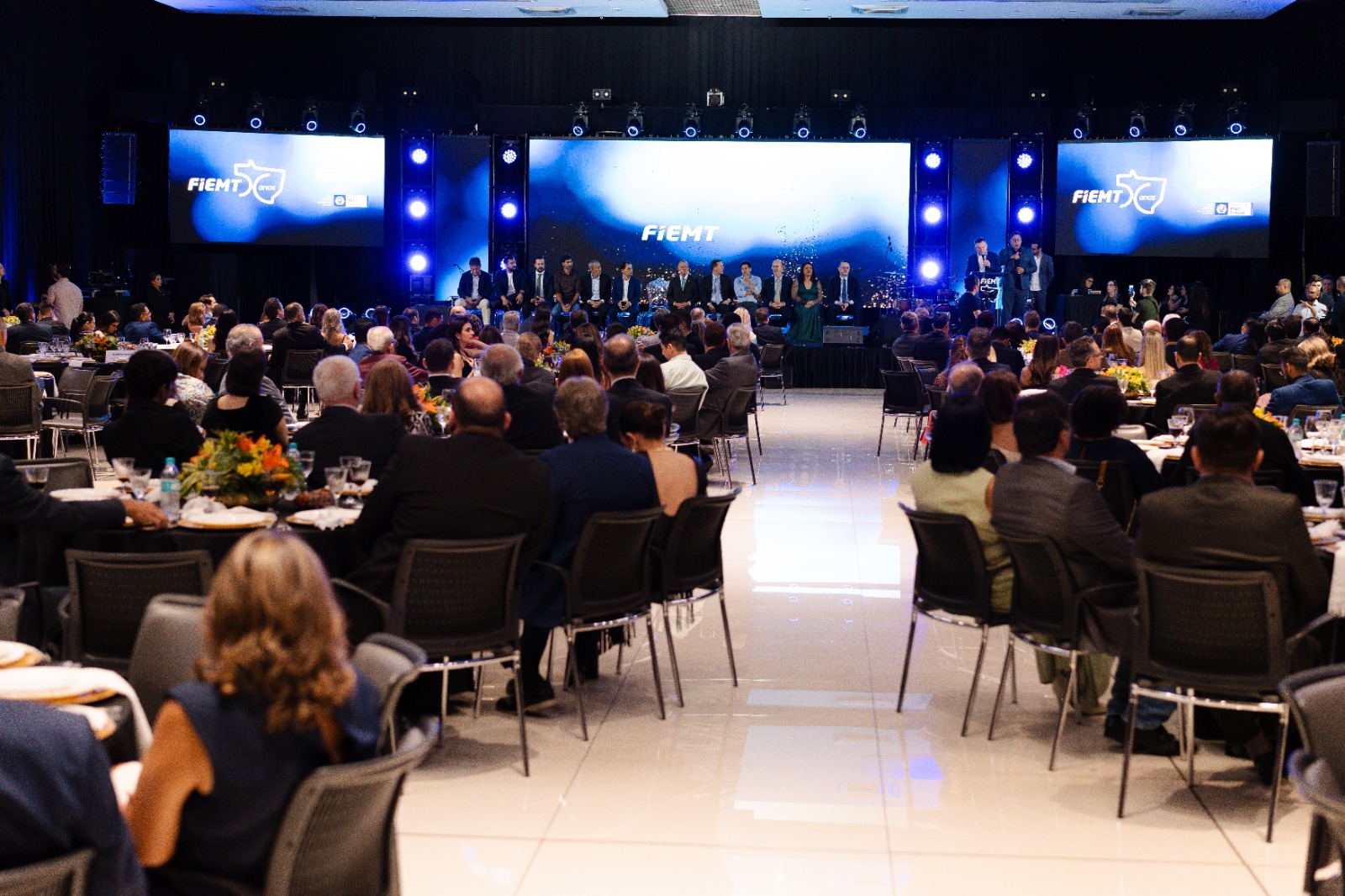 Sindifrigo prestigia celebração dos 50 anos da Fiemt e entrega da Ordem do Mérito Industrial