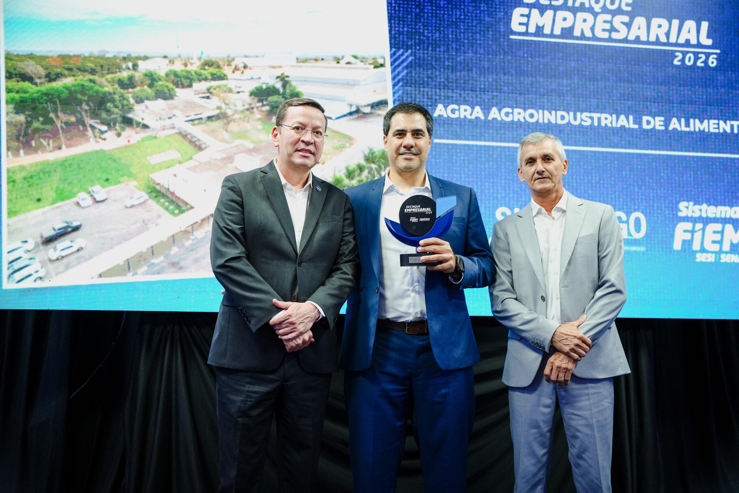 Agra Agroindustrial é homenageada pelo Sindifrigo durante Fórum da Indústria em Rondonópolis